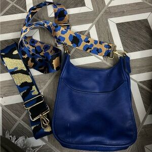 ah•dorned crossbody bag with 2 straps